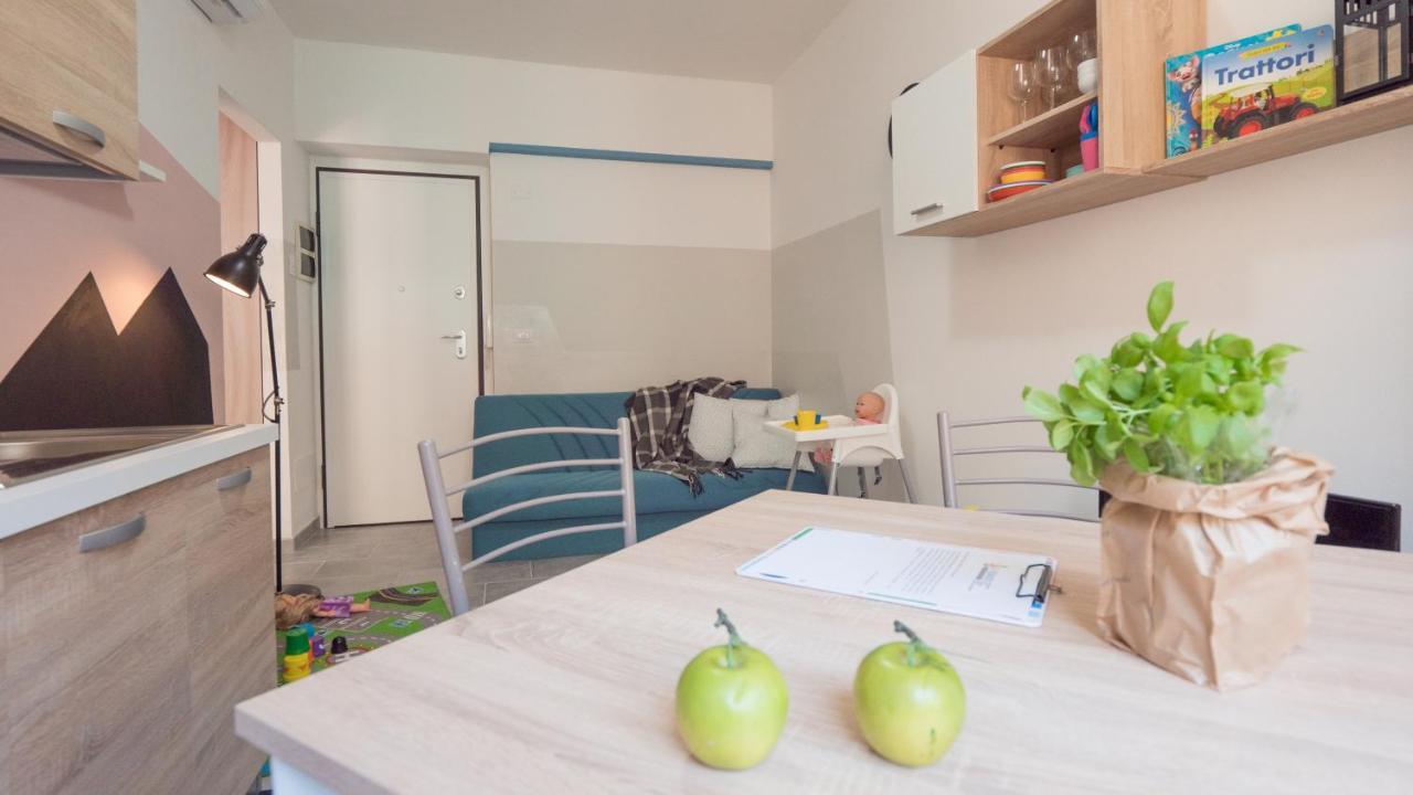 Babyaccommodation Family Panoramic II Pietra Ligure Exteriör bild