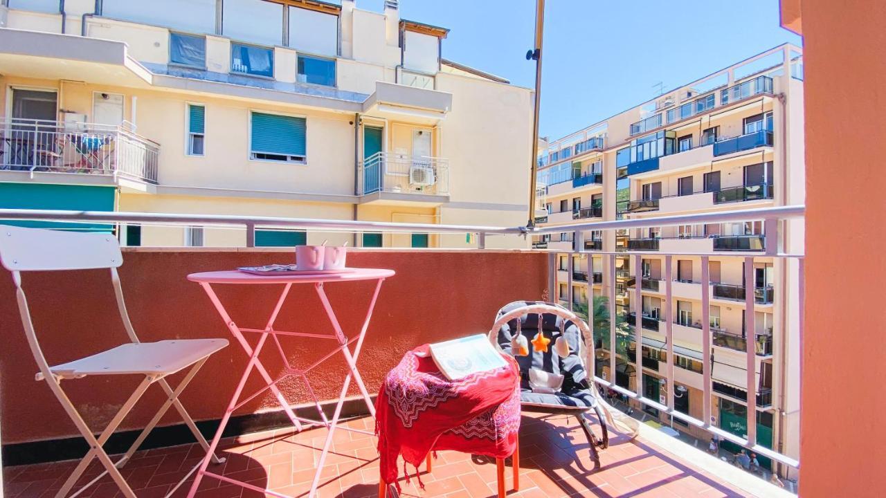 Babyaccommodation Family Panoramic II Pietra Ligure Exteriör bild