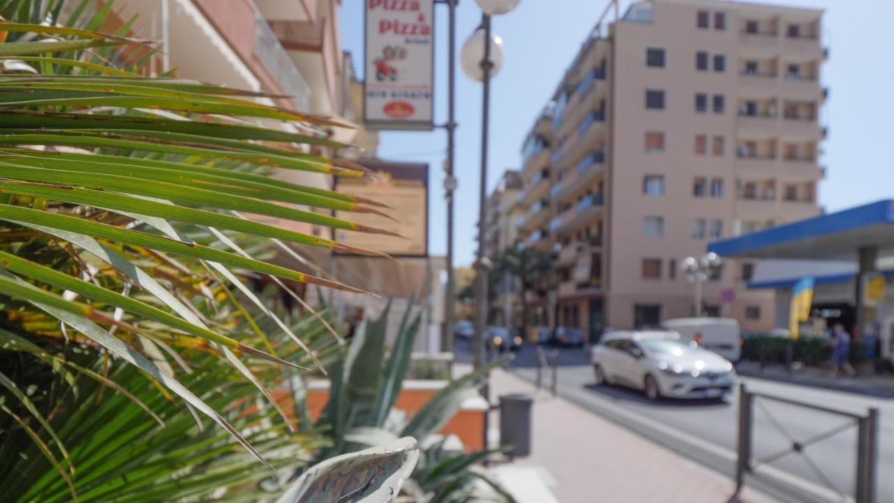 Babyaccommodation Family Panoramic II Pietra Ligure Exteriör bild
